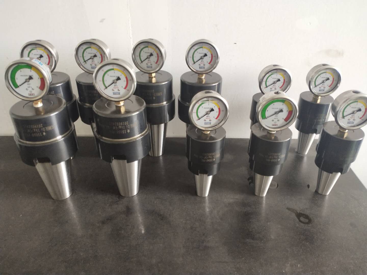 ��������